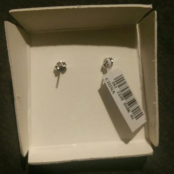 Pearl earrings - Picture 3 of 3